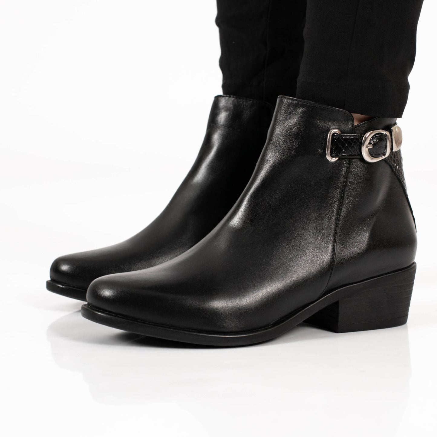 BOTA INIS NEGRA